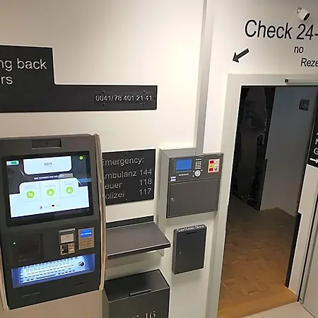 Hotel Hotel16 By Messe & Stadion Suisse In Minuten & Late Check-in